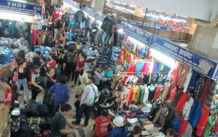 Dong Xuan market embraces Hanoi’s culture - ảnh 2